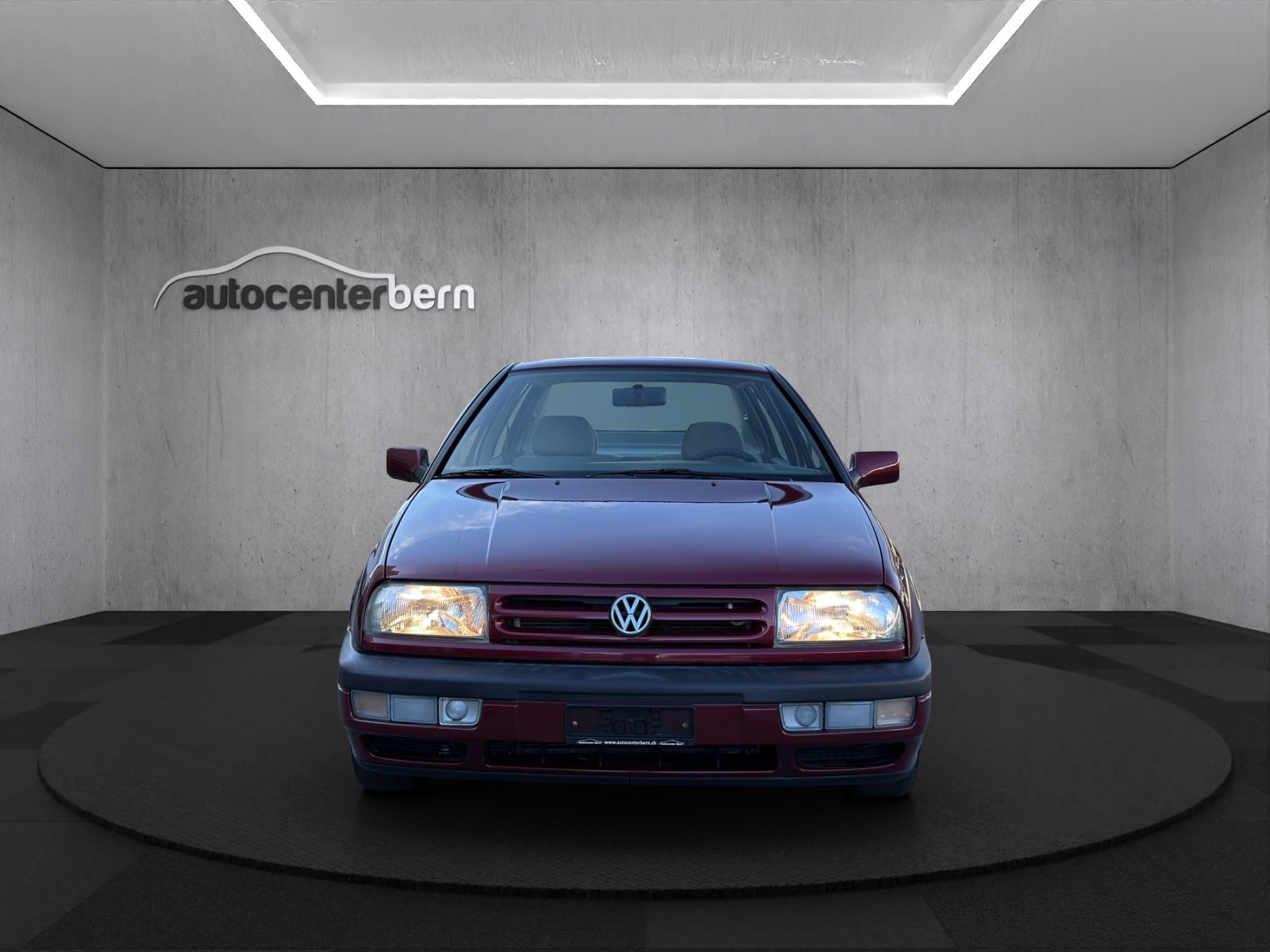 VW Vento 2000 GL, Petrol, Second hand / Used, Automatic - 2