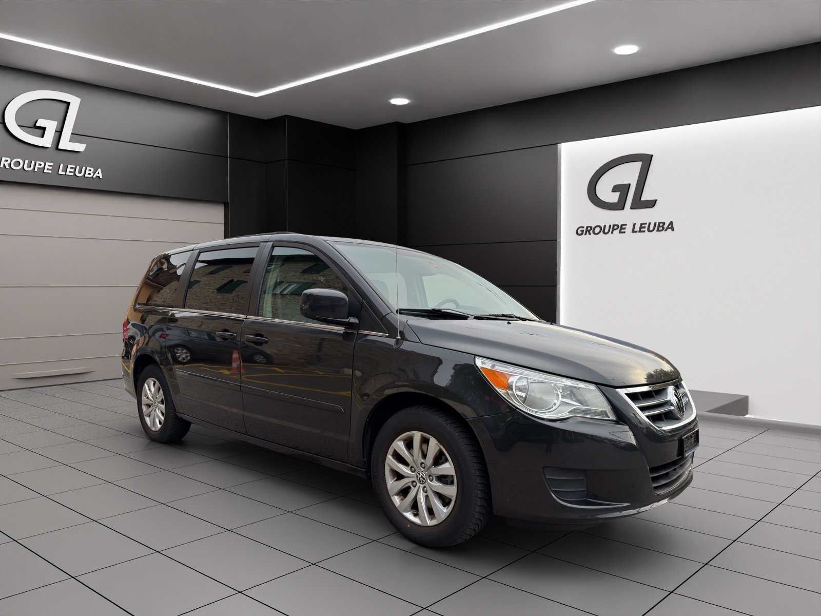 VW VW Volkswagen Routan 3.6 V6 SE