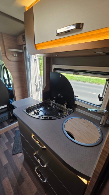 WEINSBERG R57 CaraCompact 600MF Edition Pepper, Diesel, Occasion / Utilisé, Manuelle - 7