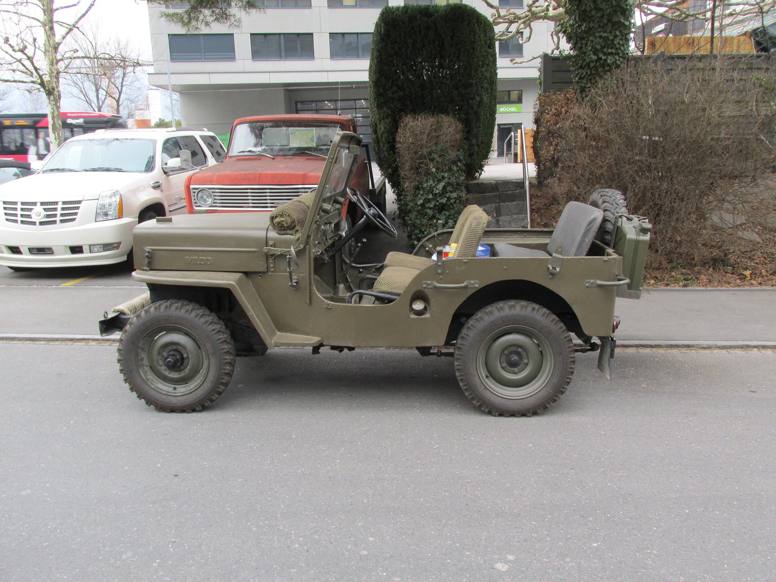 WILLYS CJ 3B CH Armee Universal Jeep, Benzin, Oldtimer, Handschaltung - 2