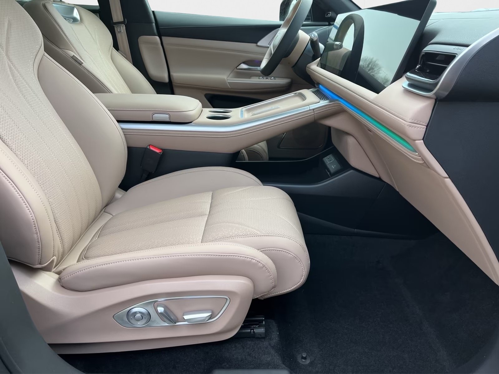 Xpeng G9 93kWh Performance AWD Premium-Paket und AHK neues M, Electric, New car, Automatic - 7