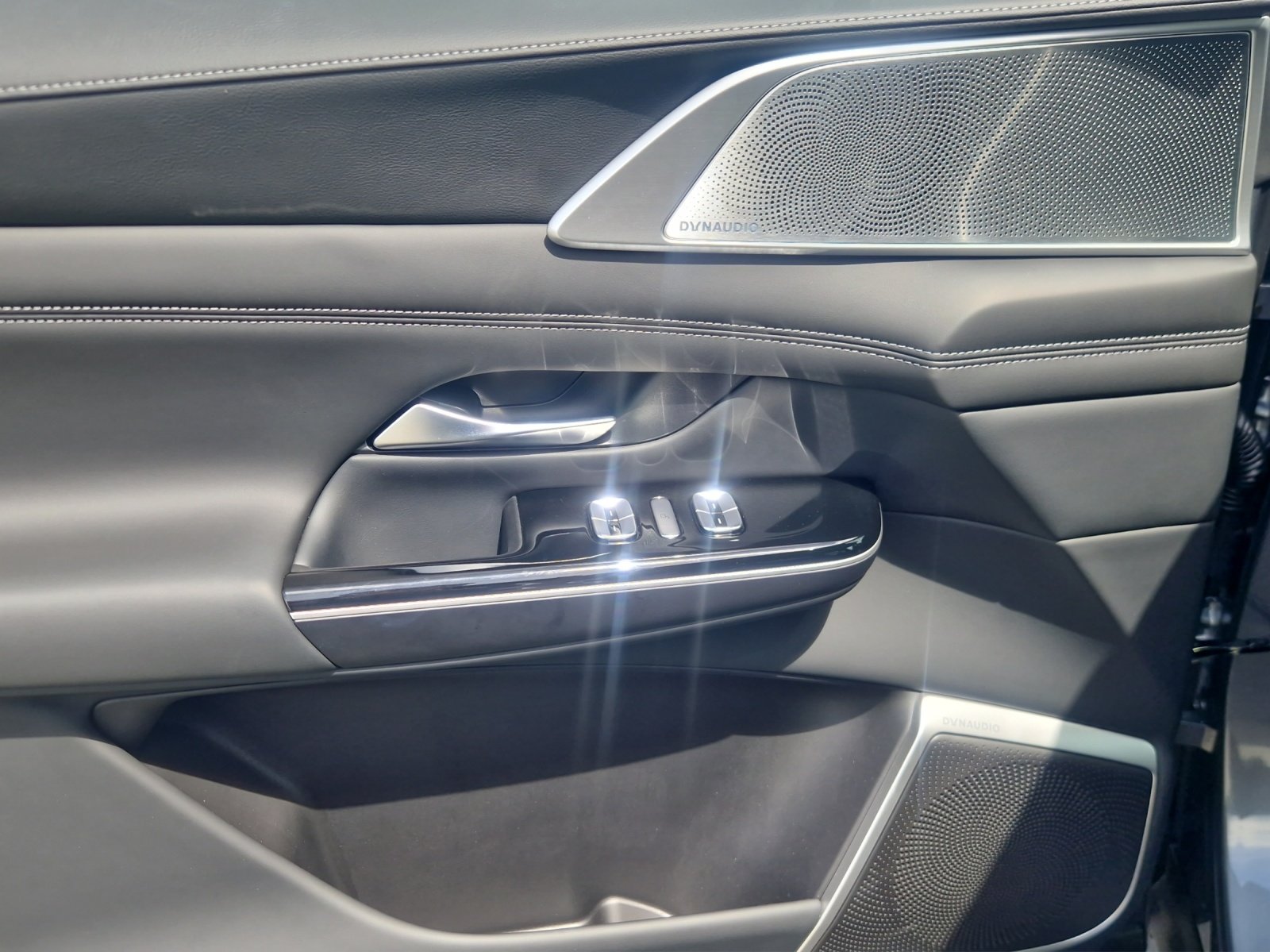 Xpeng G9 93kWh Performance AWD, Électrique, Occasion / Utilisé, Automatique - 7