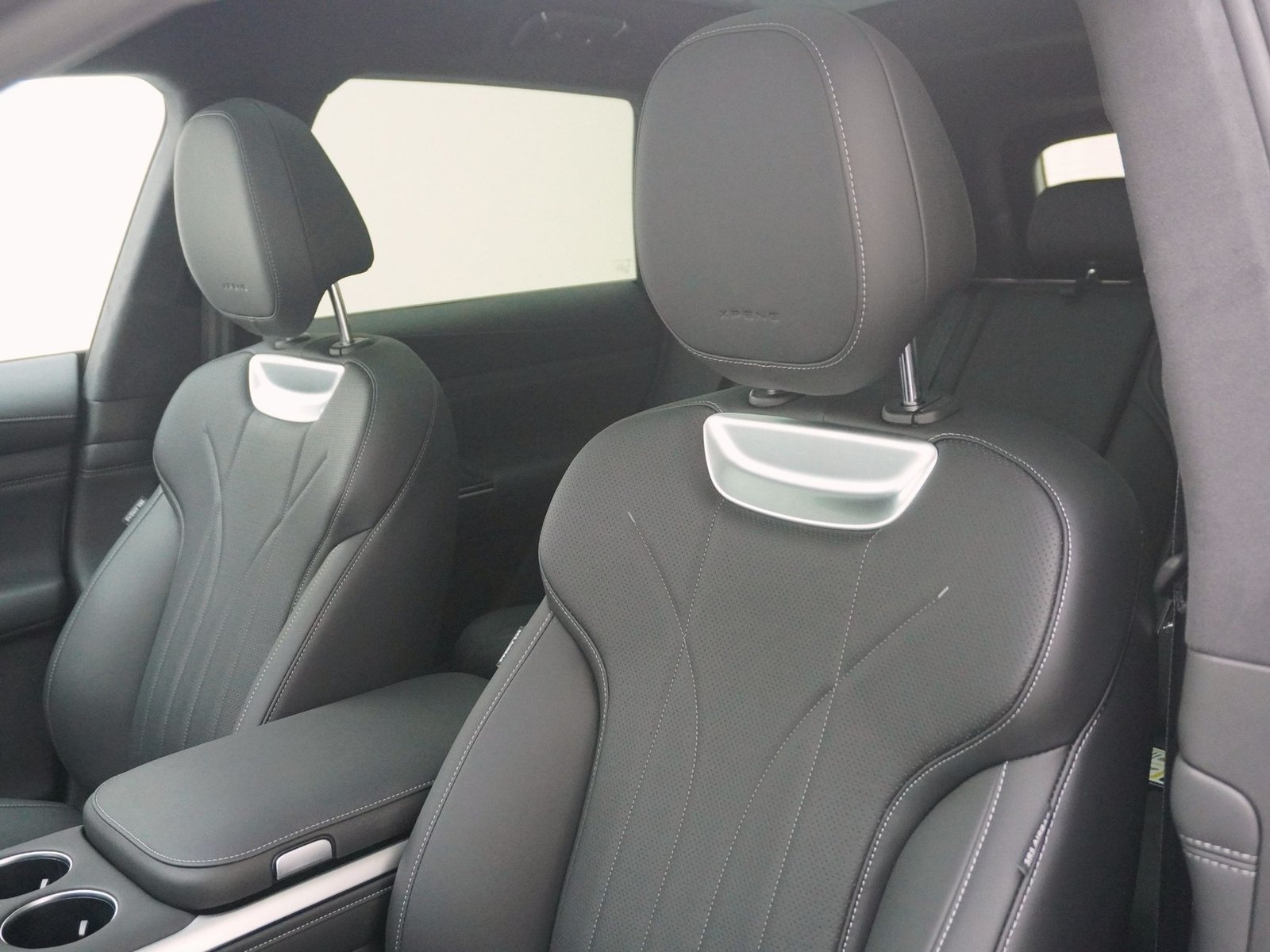 Xpeng G9 Performance AWD, Electric, New car, Automatic - 6