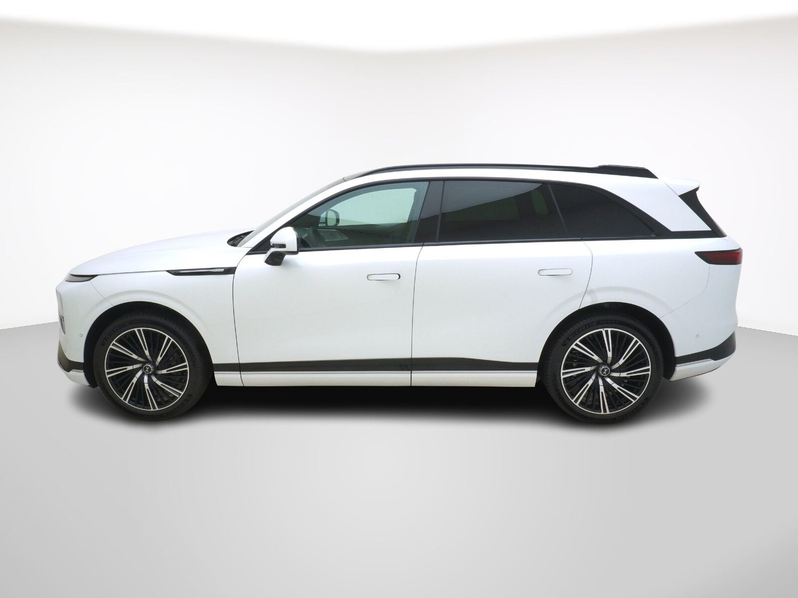 Xpeng G9 Performance AWD, Electric, New car, Automatic - 2
