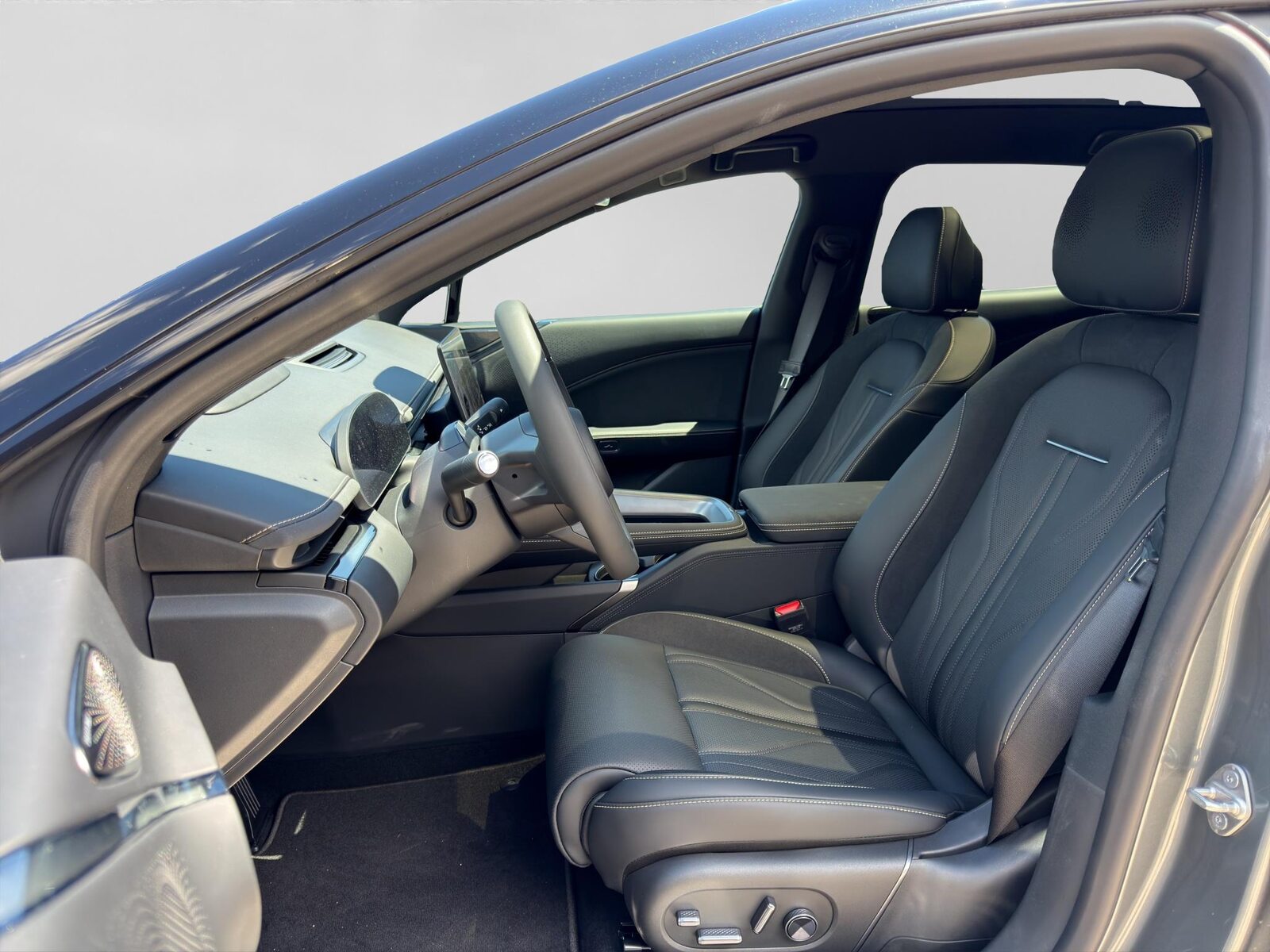 ZEEKR 7GT Privilege AWD, Electric, Ex-demonstrator, Automatic - 3