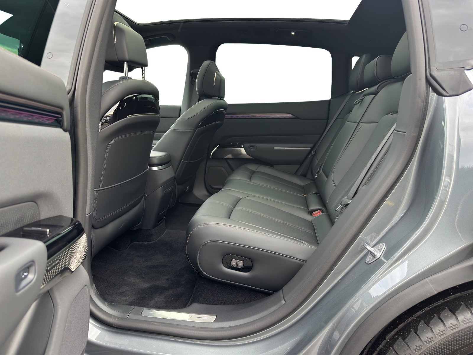 ZEEKR 7X Privilege AWD, Électrique, Voiture nouvelle, Automatique - 7