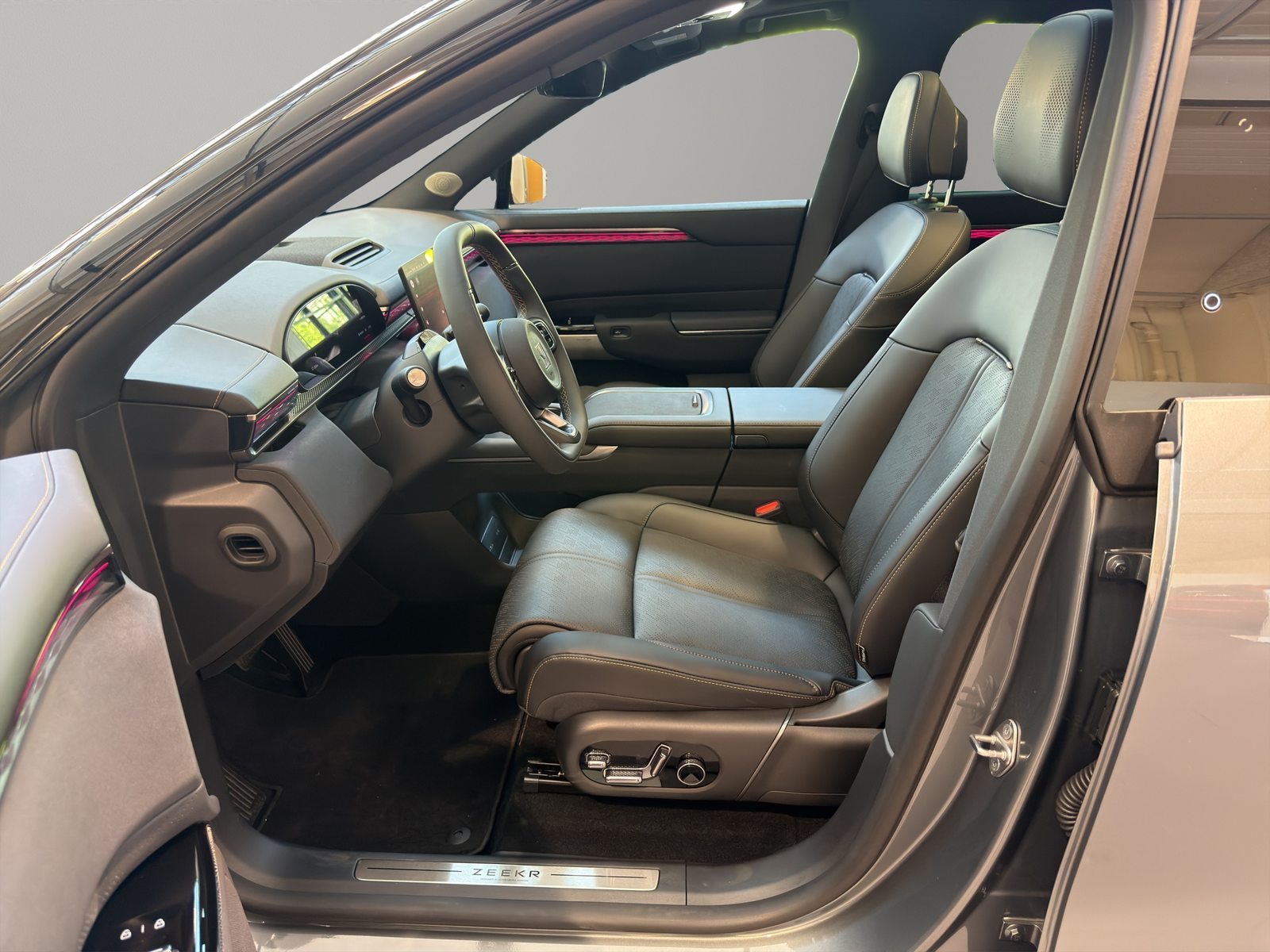 ZEEKR 7X Privilege AWD, Electric, New car, Automatic - 2