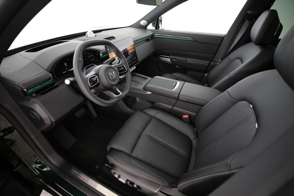 ZEEKR 7X Privilege AWD, Électrique, Voiture de démonstration, Automatique - 7