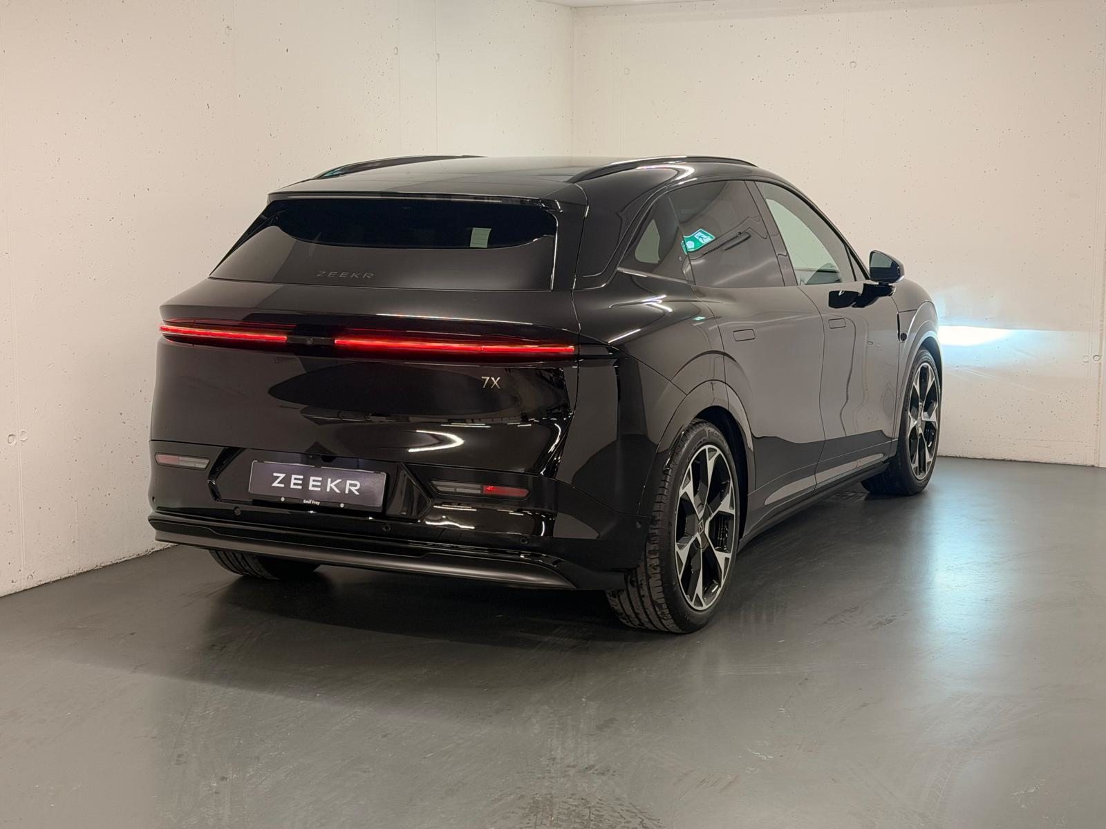 ZEEKR 7X Privilege AWD, Electric, Ex-demonstrator, Automatic - 5