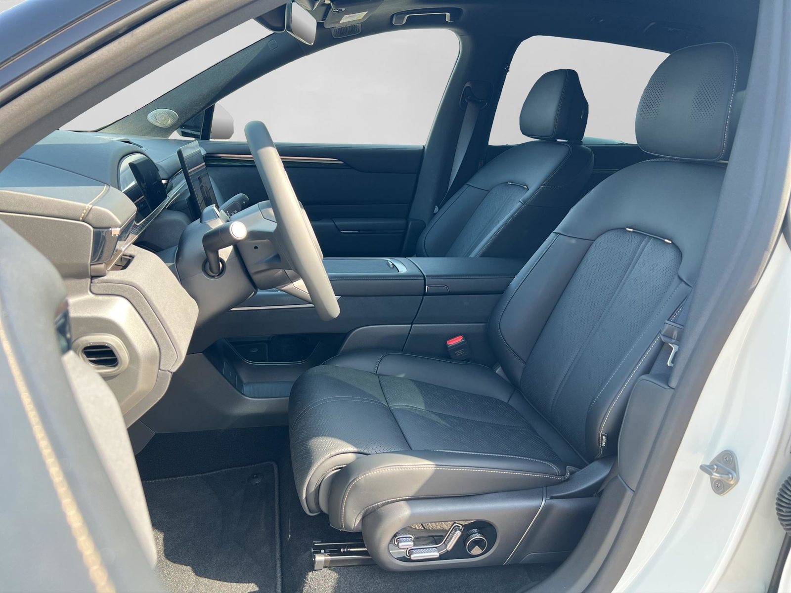 ZEEKR 7X Privilege AWD, Electric, Ex-demonstrator, Automatic - 2