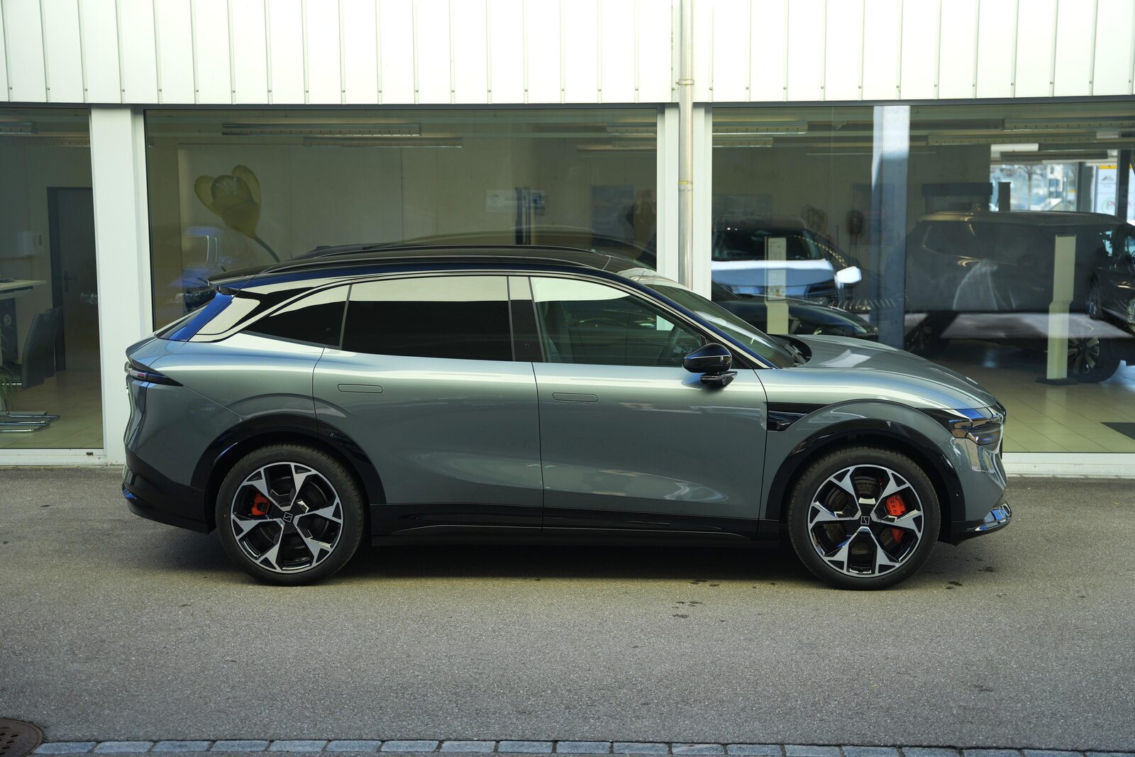 ZEEKR 7X Privilege AWD, Electric, Ex-demonstrator, Automatic - 2