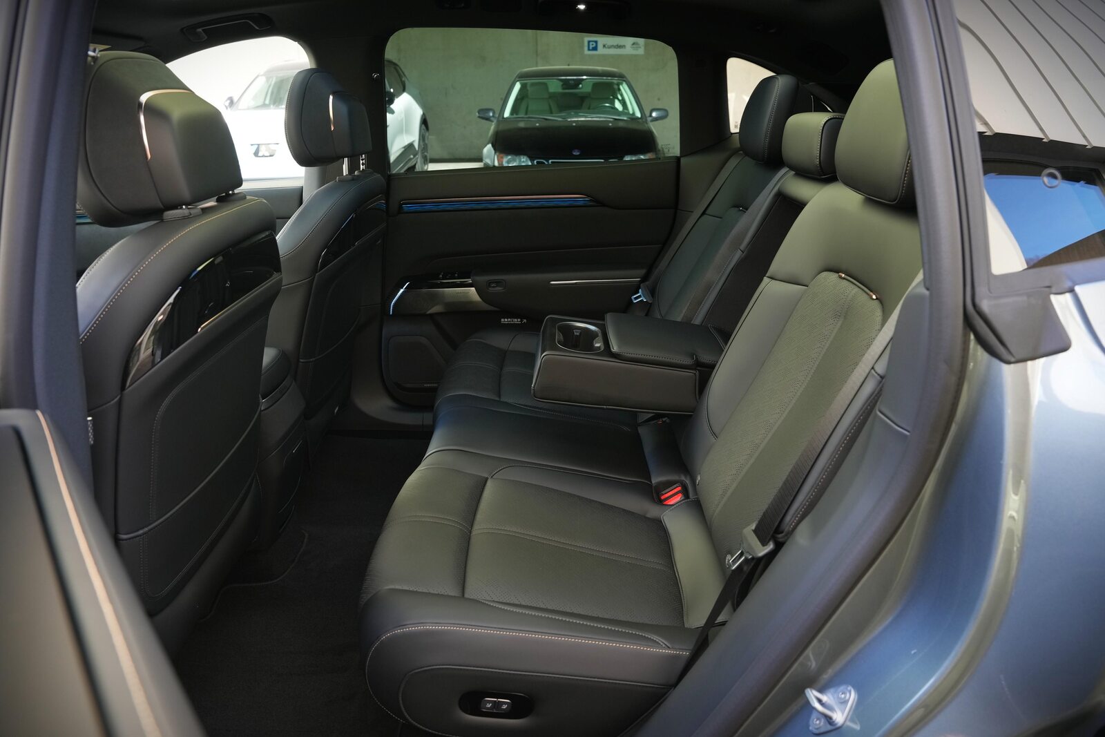ZEEKR 7X Privilege AWD, Electric, Ex-demonstrator, Automatic - 6