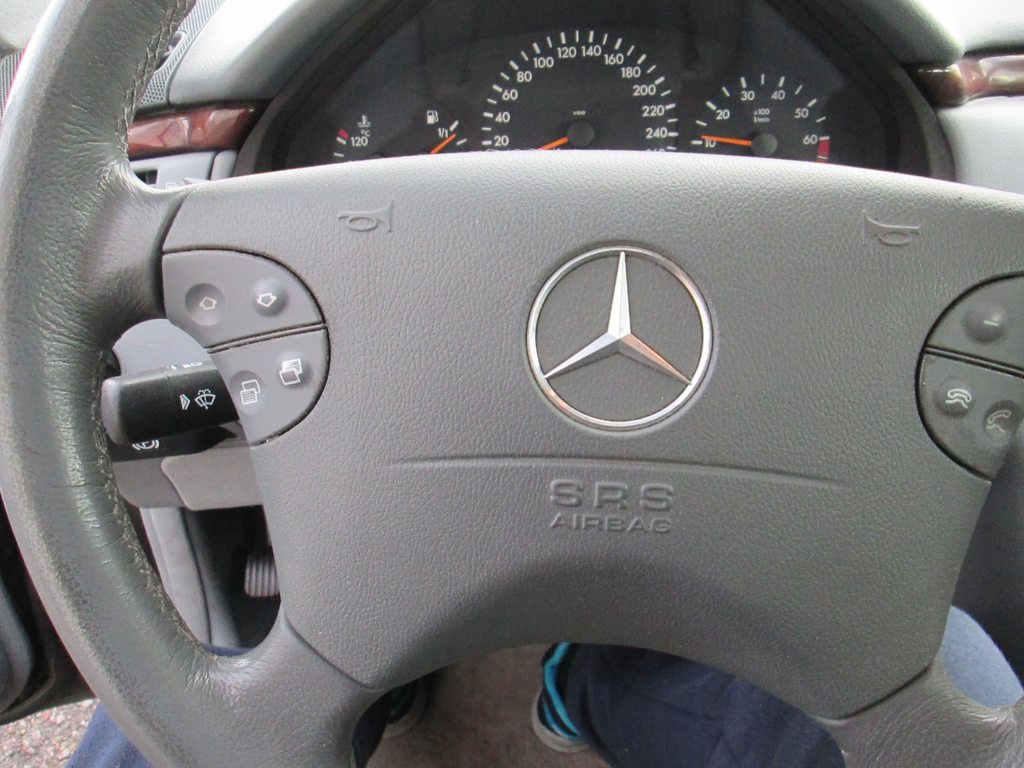 Mercedes Benz E Klasse S210 Kombi Petrol Id 3193675